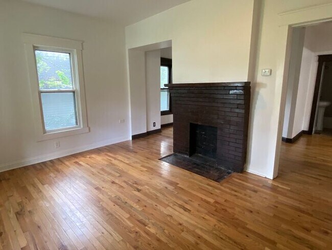 Foto del edificio - FOR RENT - Cute 2 Bedroom House in East Na...