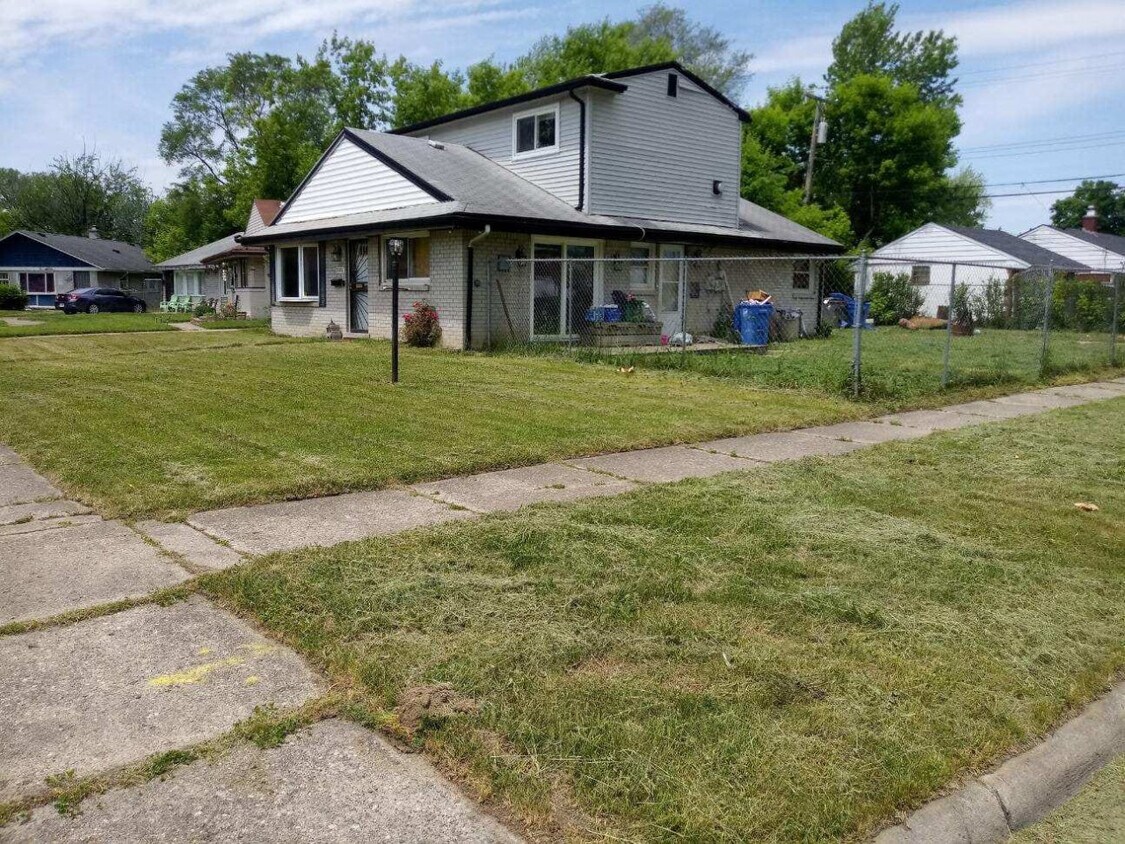 3806 Robinson CT LAND CONTRACT House for Rent in Inkster, MI