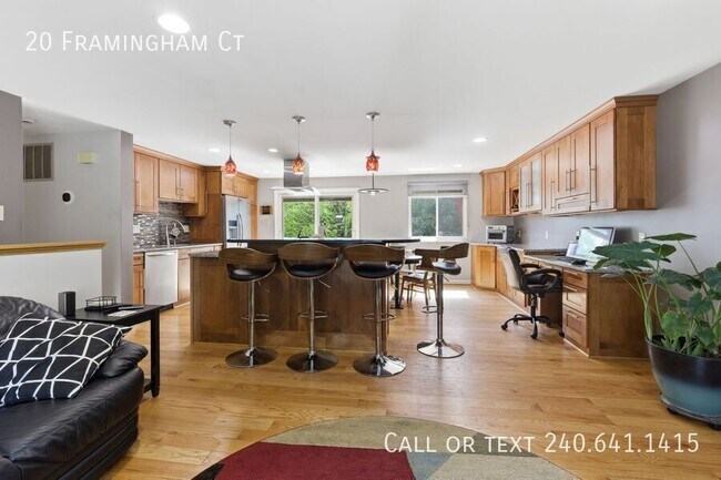 Building Photo - 20 Framingham Ct