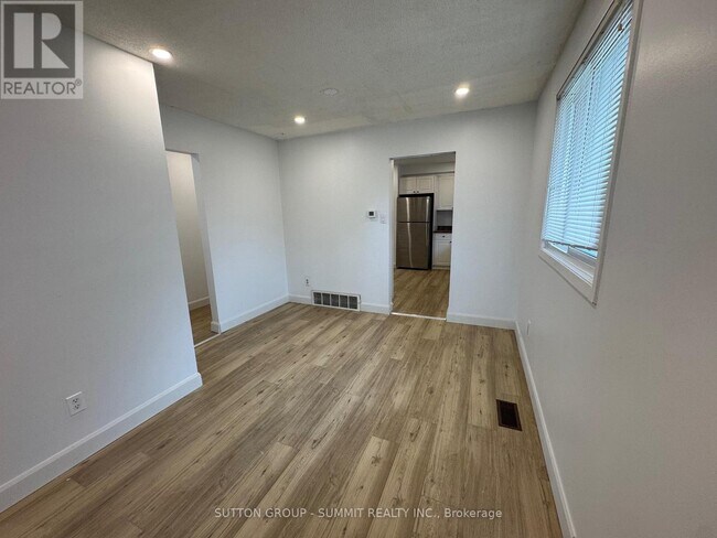 Building Photo - 5 Fairholme Ct