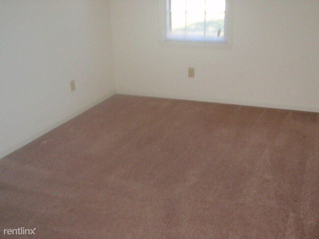 Foto del edificio - 1 br, 1 bath Apartment - 431 Ritter Drive A