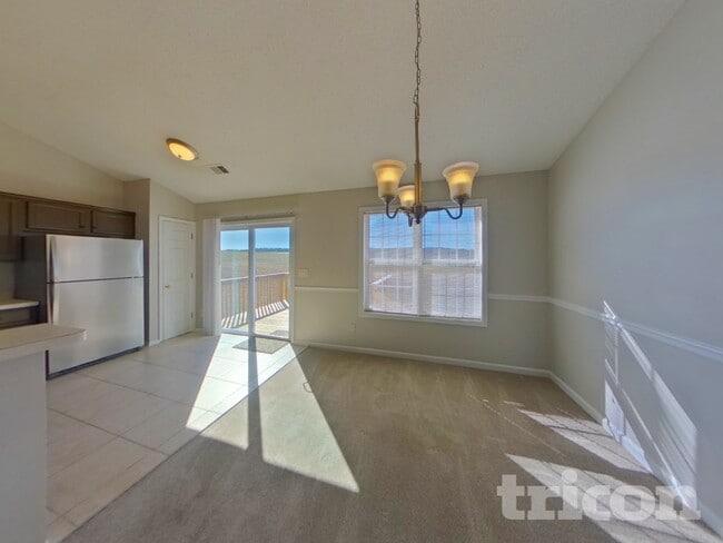 Building Photo - 7955 Streamside Ln