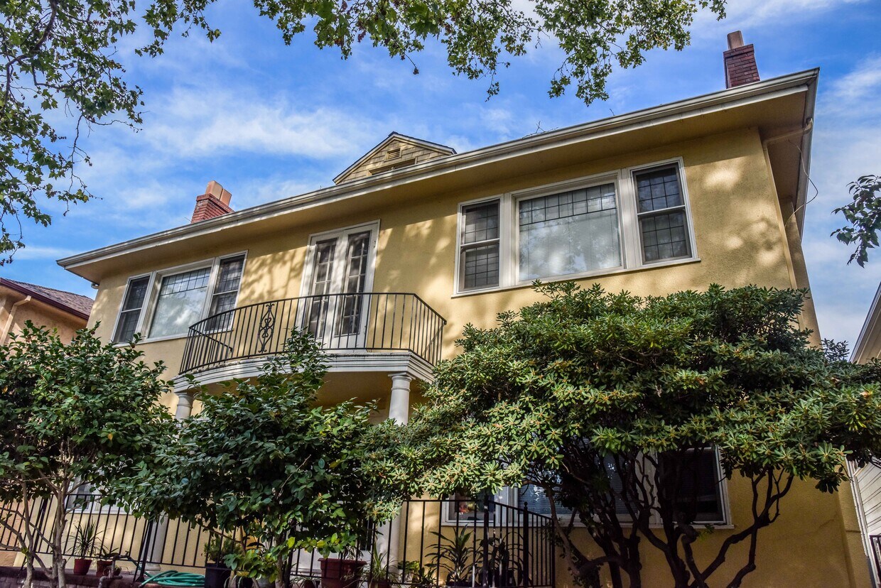 Primary Photo - 1039 33rd St
