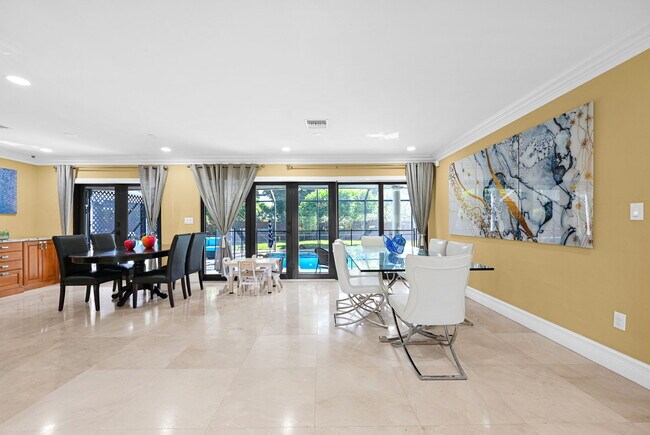 Foto del edificio - 836 Orchid Dr
