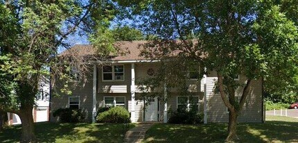 Building Photo - 3218 Oak Knoll Dr