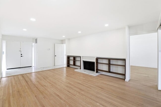 Building Photo - 1201 Weymoth Dr