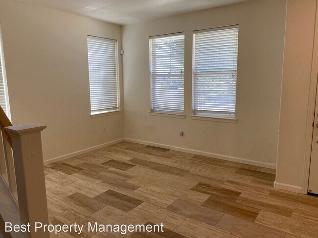 Building Photo - 4 br, 2.5 bath House - 574 Almanor St