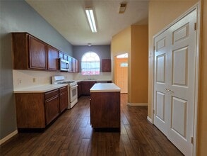 Building Photo - 8927 Diamond Lake Ln
