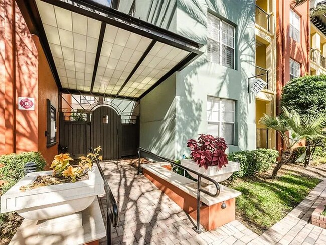 Foto del edificio - 2331 W Horatio St