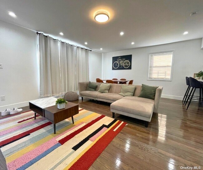Foto del edificio - 126-15 152nd Ave