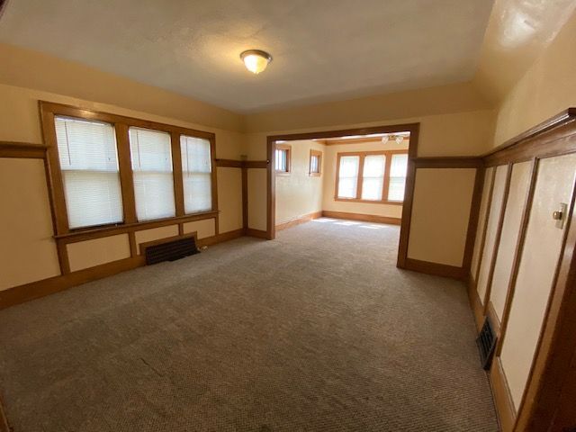 Foto del edificio - 3175 N. 35th Street -2 Bedroom Lower