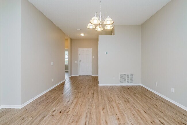 Foto del edificio - 18211 Hollyhills Way