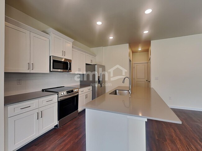 Foto del edificio - 1544 N Garnet Creek Ave