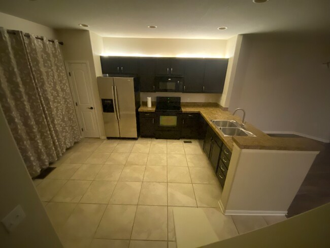 Foto del edificio - 13516 Via Varra