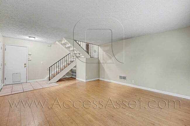Building Photo - Wonderful 3 Bedroom, 2 Bath Home In Lake Elsinore!