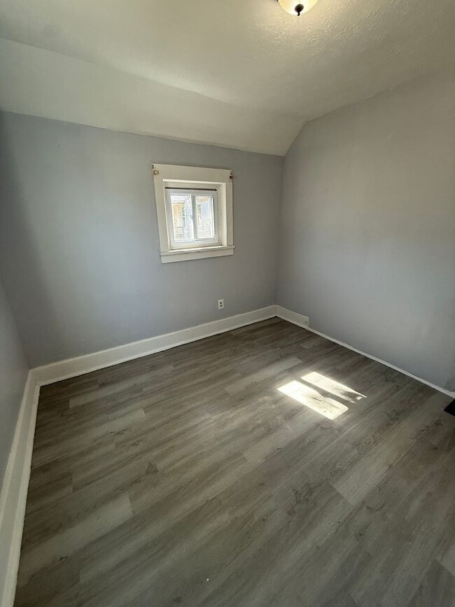 Building Photo - SECTION 8 and EDEN Accepted!! Newly Renova...