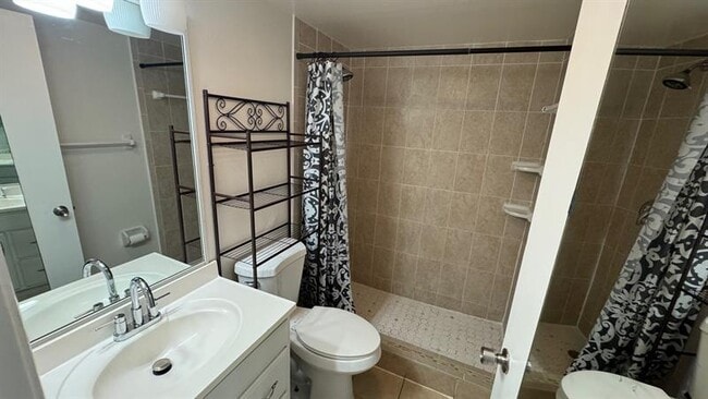 Building Photo - 344 SE 11th Ave