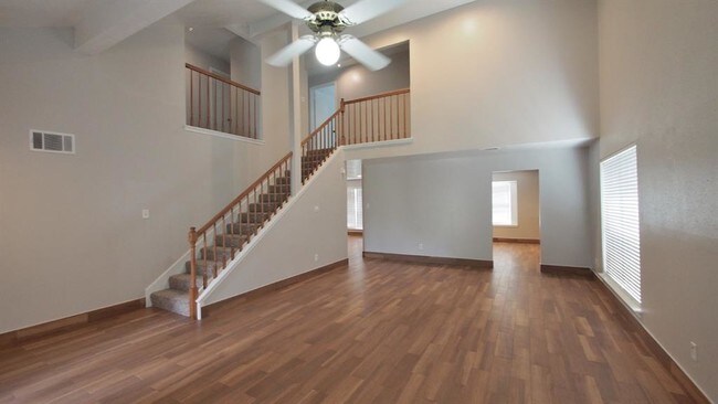 Foto del edificio - 1203 Brook Grove Dr