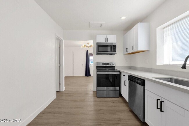 Foto del edificio - 1341 E Willetta St