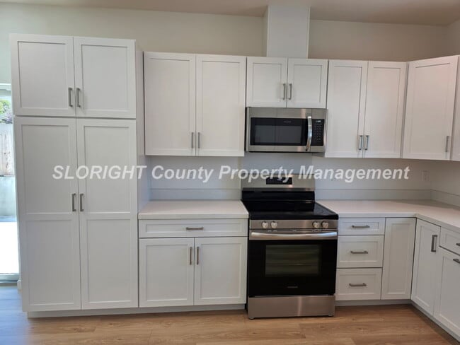 Foto del edificio - AVAILABLE NOW - 2 Bed, 2 Bath Downstairs Morro Bay Apartment