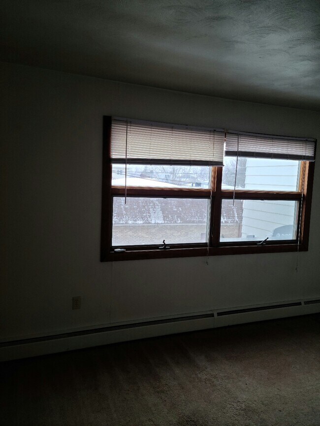 Building Photo - 320 Kirkwood Ave