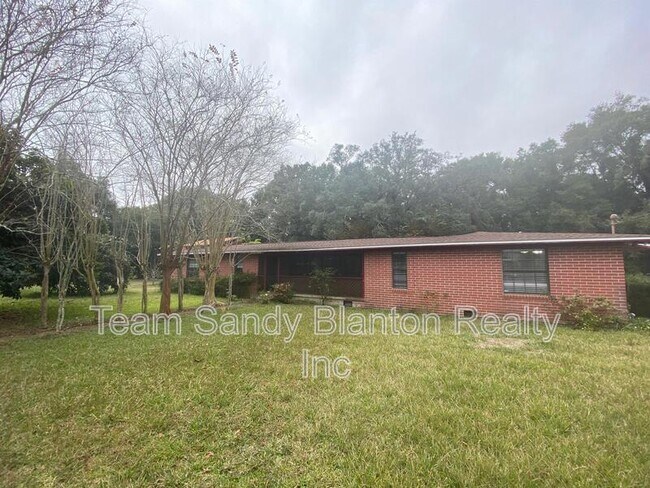 Foto del edificio - 7451 Lanier Dr