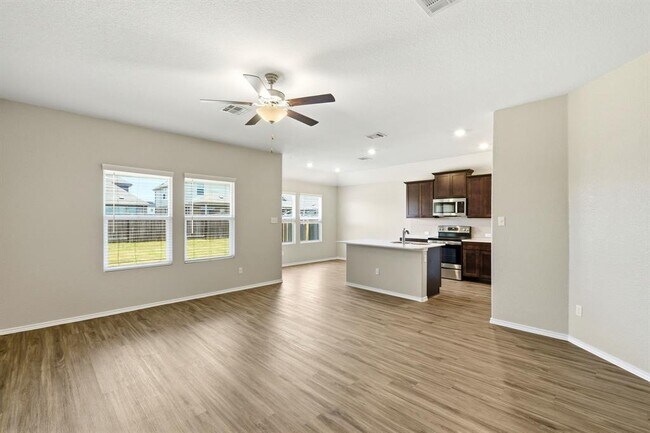 Foto del edificio - 1001 Bluejack Wy
