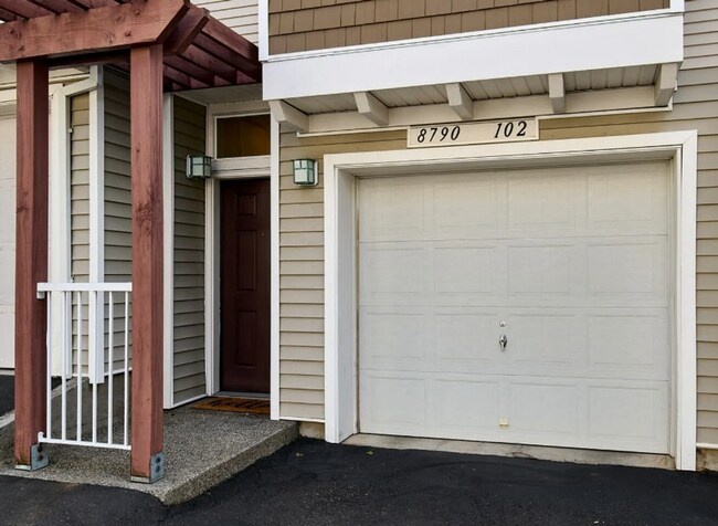 Foto del edificio - 2-Bedroom Beaverton Condo with Private En-Suite Bathrooms, Open Floor Plan, Private Balcony & Att...