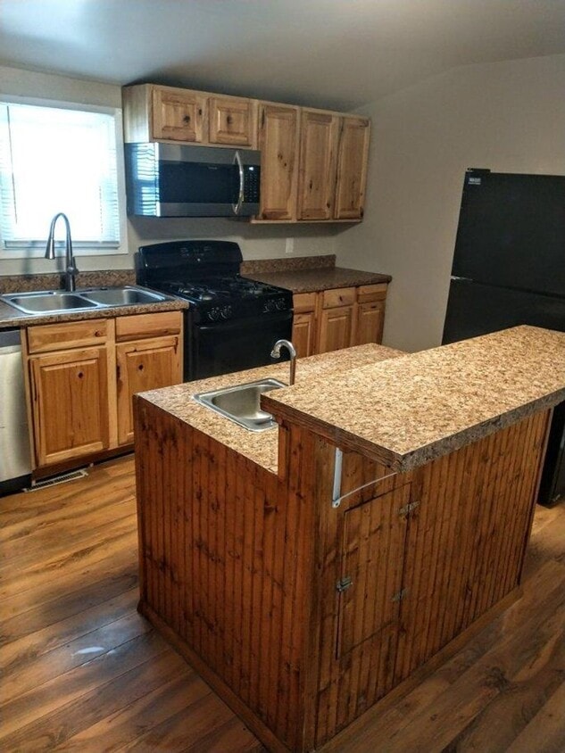 Foto principal - 4 bedroom house