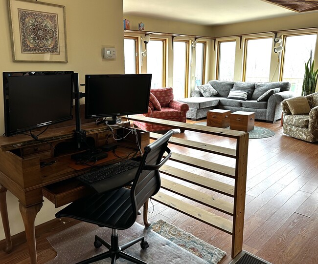 Foto del edificio - 13530 Scatter Ridge Rd