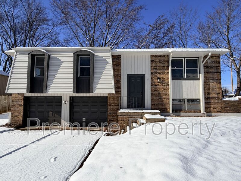 Foto principal - 705 NW Buckingham Pl