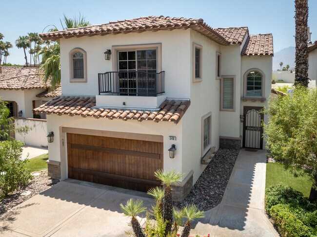 Foto del edificio - 546 N Indian Canyon Dr