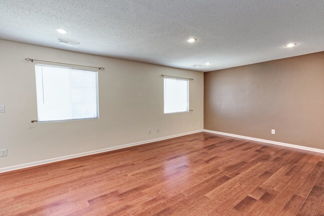 Building Photo - 2620 Chatfield Dr