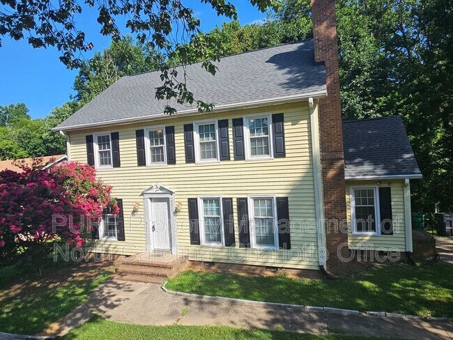 Foto del edificio - 9211 Robert Frost Ln