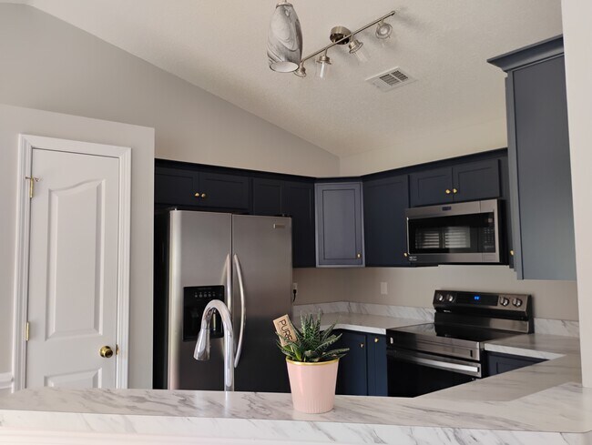 Foto del edificio - 734 Waterbrook Ln