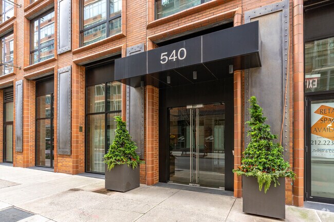 Building Photo - 540 W 28th St