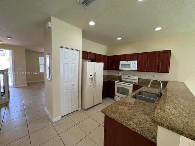 Foto del edificio - 9133 SW 227th St