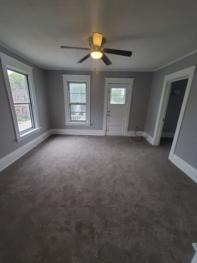 Building Photo - 509 Parkview Dr