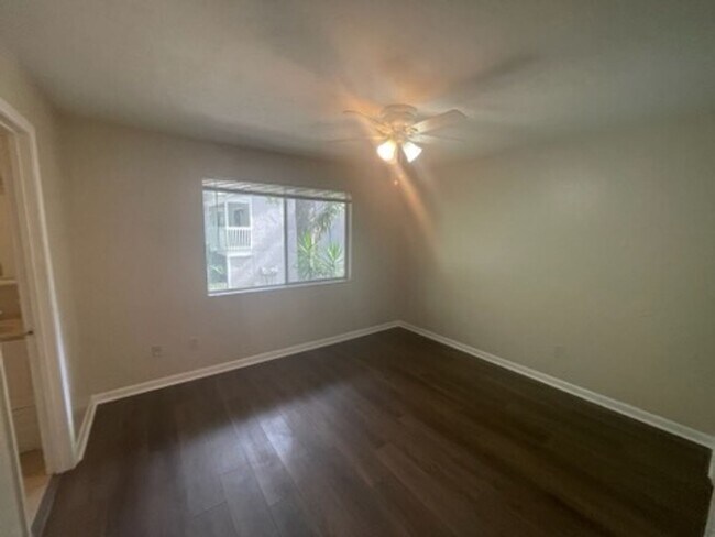 Foto del edificio - Updated 3 bed / 2.5 bath Townhome in Prime Gainesville Location