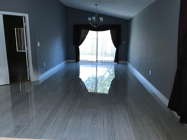 Photo - 16405 Sapphire St House