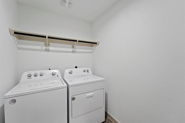 Building Photo - 7815 Elm Birch Ln