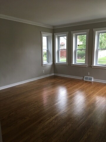 Building Photo - 1116 Thomas Ave