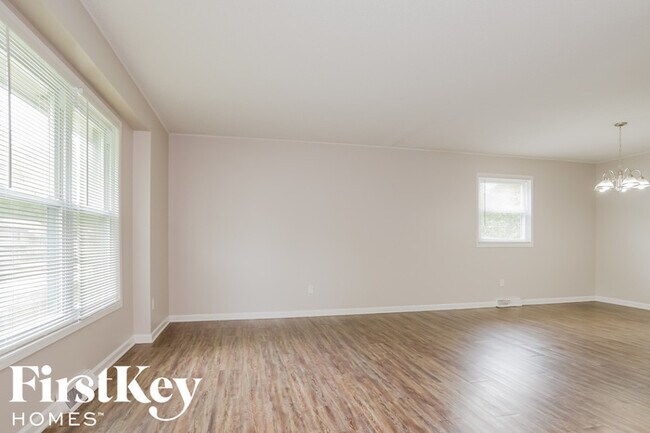 Foto del edificio - 5015 NW Woody Creek Ln