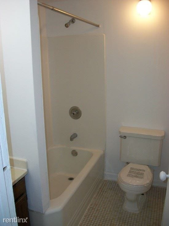 Building Photo - 1 br, 1 bath Apartment - 3032 N Halsted St