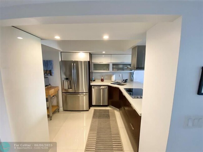 Foto del edificio - 3000 E Sunrise Blvd