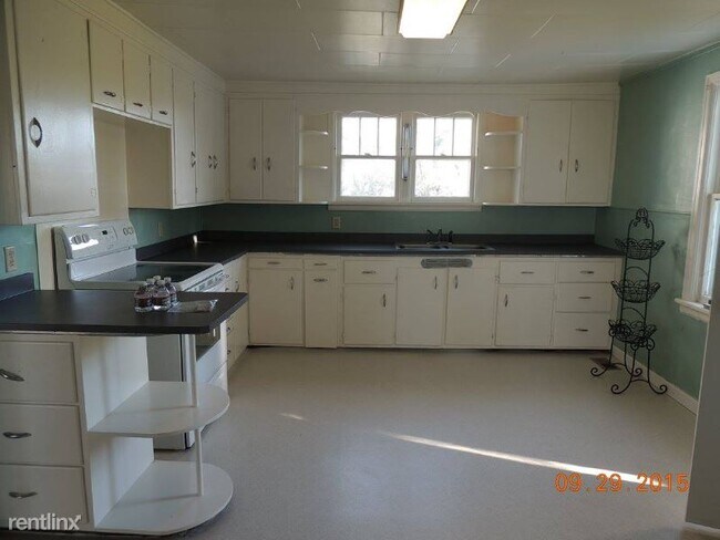 Building Photo - 2 br, 1 bath House - 5187 Park St