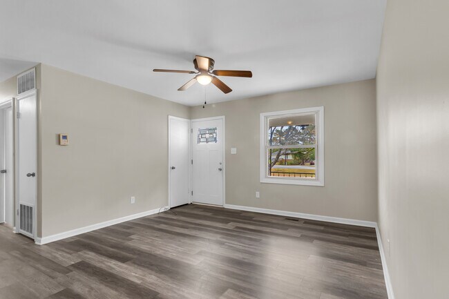 Foto del edificio - 207 N Nunn St