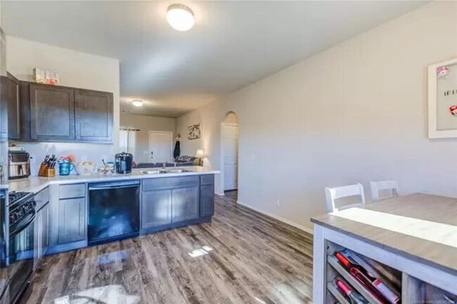 Building Photo - 3 Bed | 2 Bath | Broken Arrow