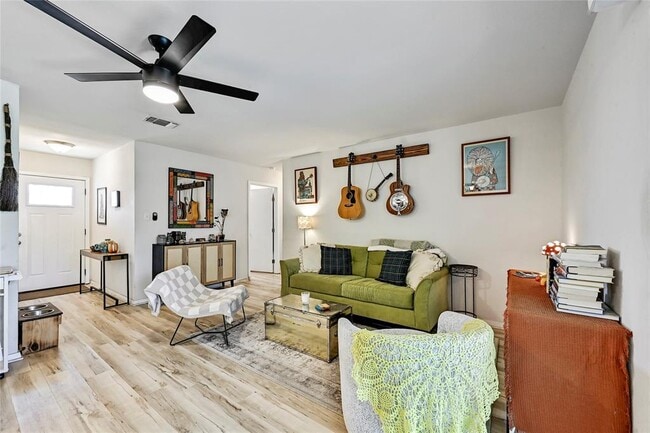 Building Photo - 9702 Oriole Dr
