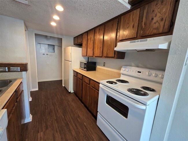 Building Photo - 1713 Cinnamon Path